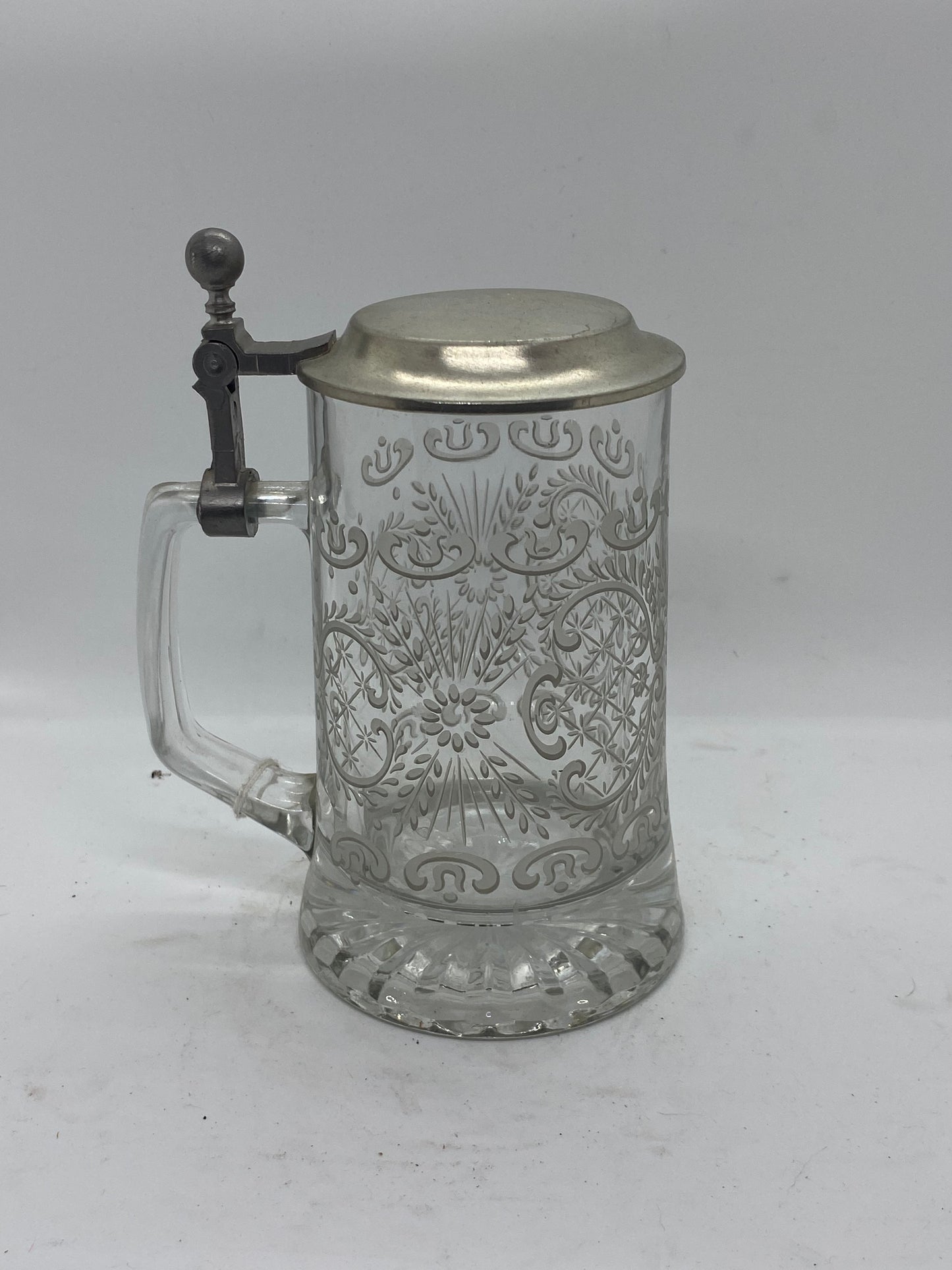 DECORATIVE GLASS STEIN WITH LID