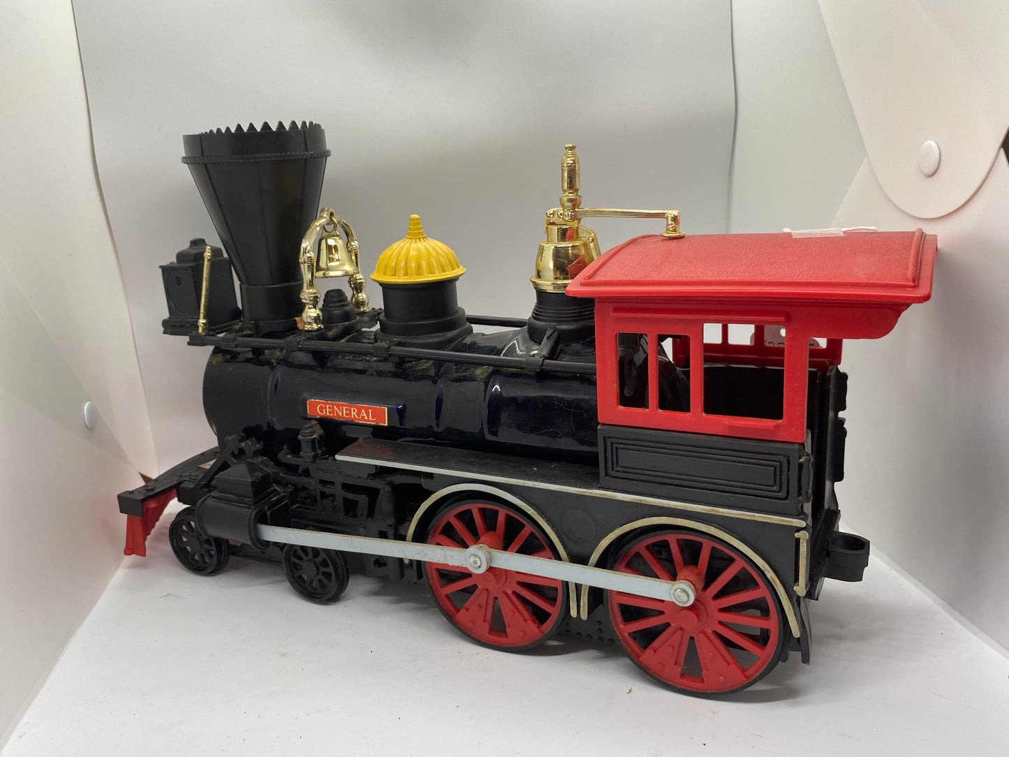 VINTAGE JIM BEAM STEAM ENGINE 3 DECANTER
