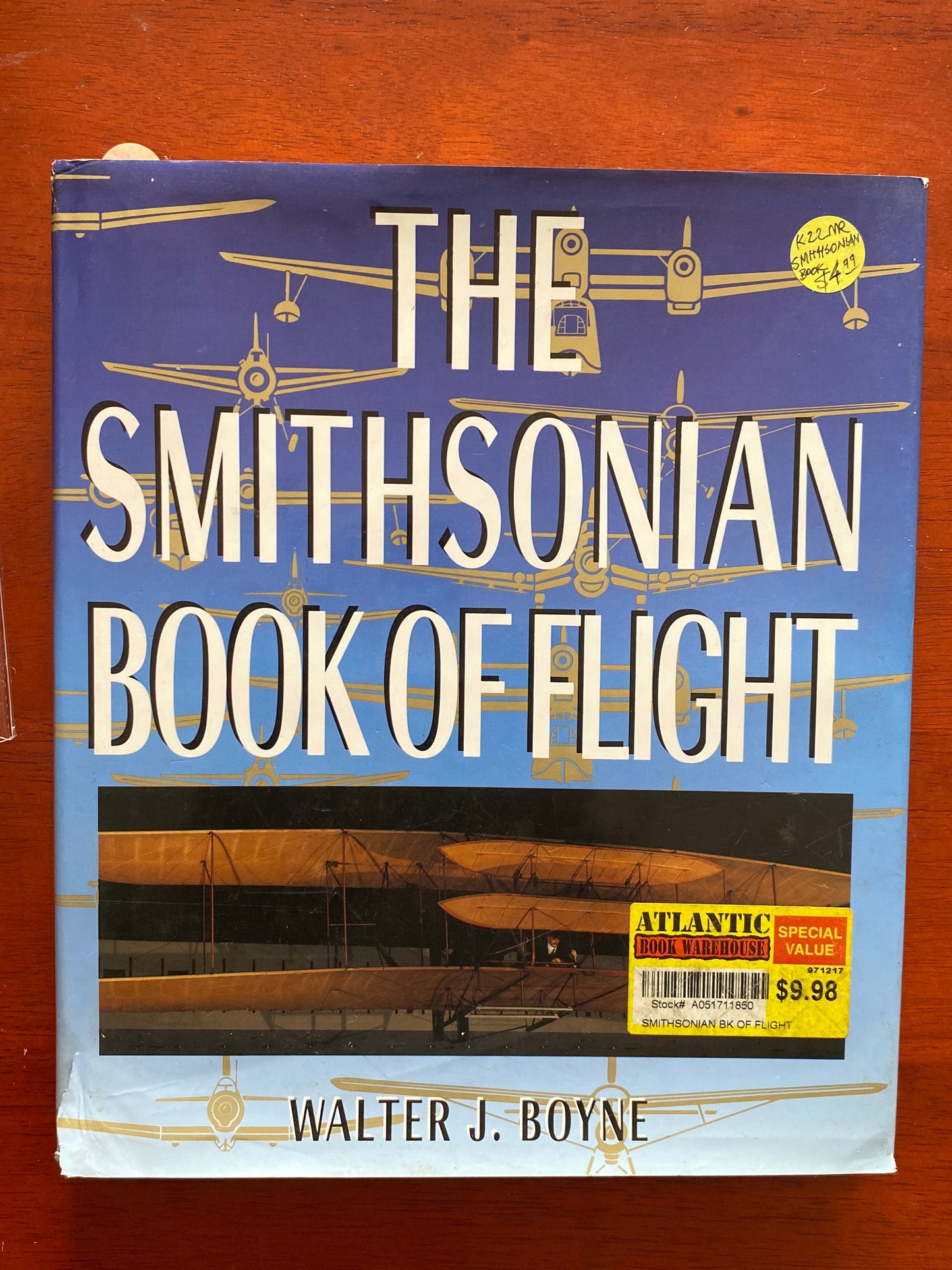 THE SMITHSONIAN BOOK OF FLIGHT