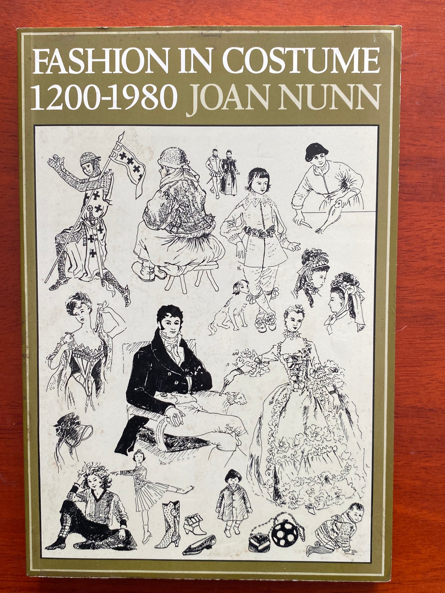 FASHION IN COSTUME 1200-1980 JOAN NUNN