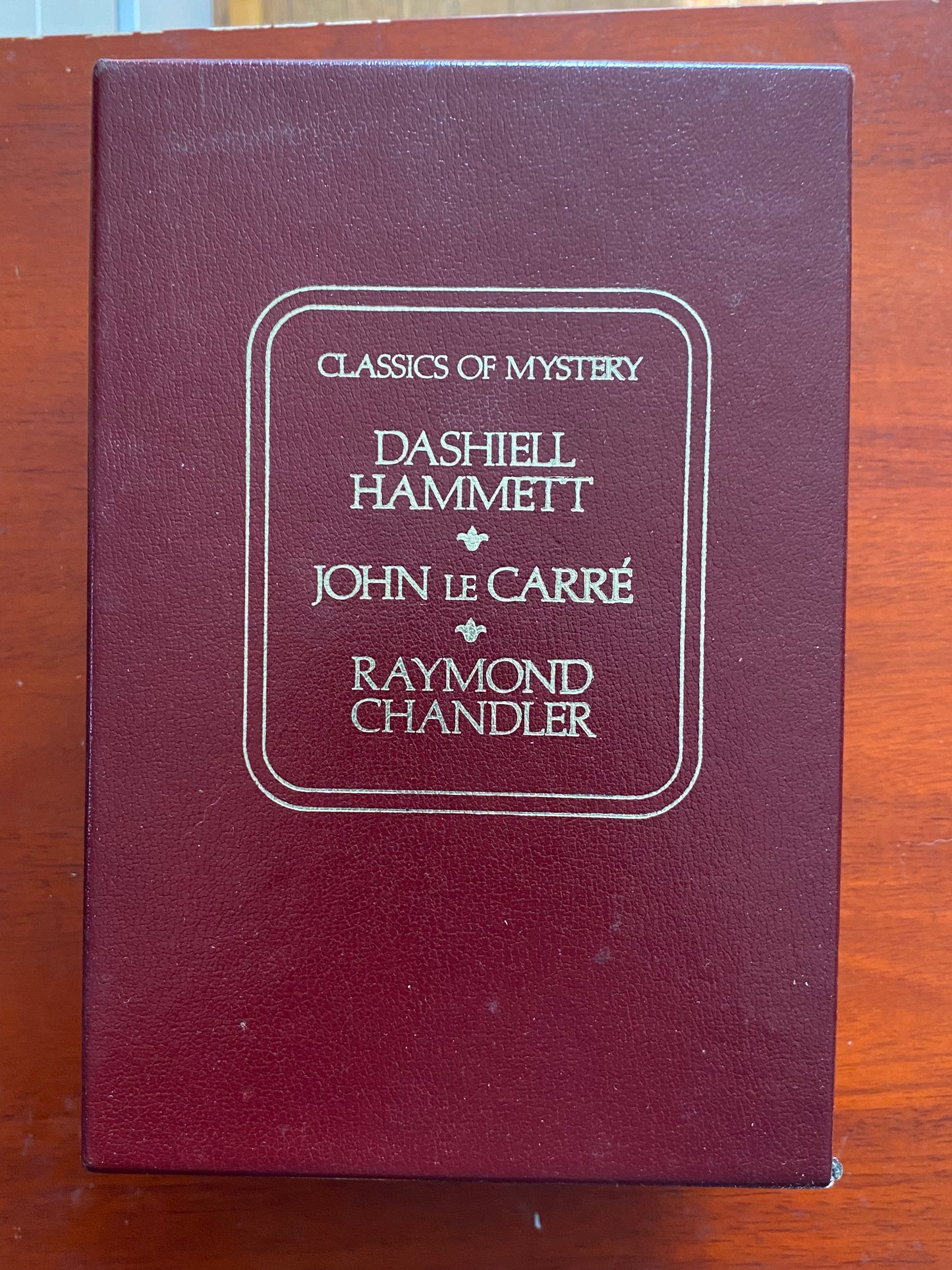 CLASSICS OF MYSTERY, DASHIELL HAMMETT, JOHN LE CARRÈ, RAYMOND CHANDLER